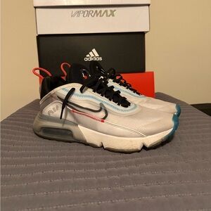 Nike Air Max 2090 size 10.5